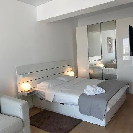 Queen'S Studio Deluxe Mamaia Nord Navodari Exterior photo